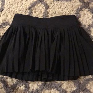Black lululemon pleated tennis skirt!